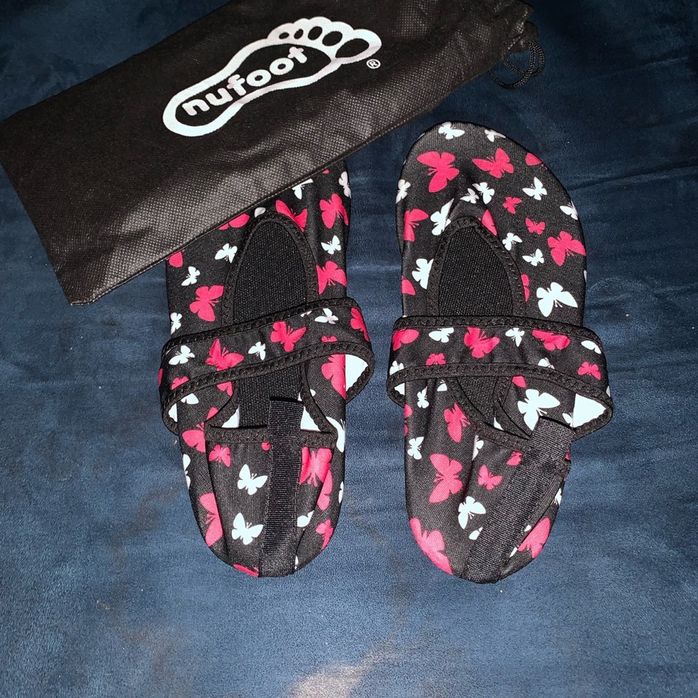 Nufoot slippers with bag